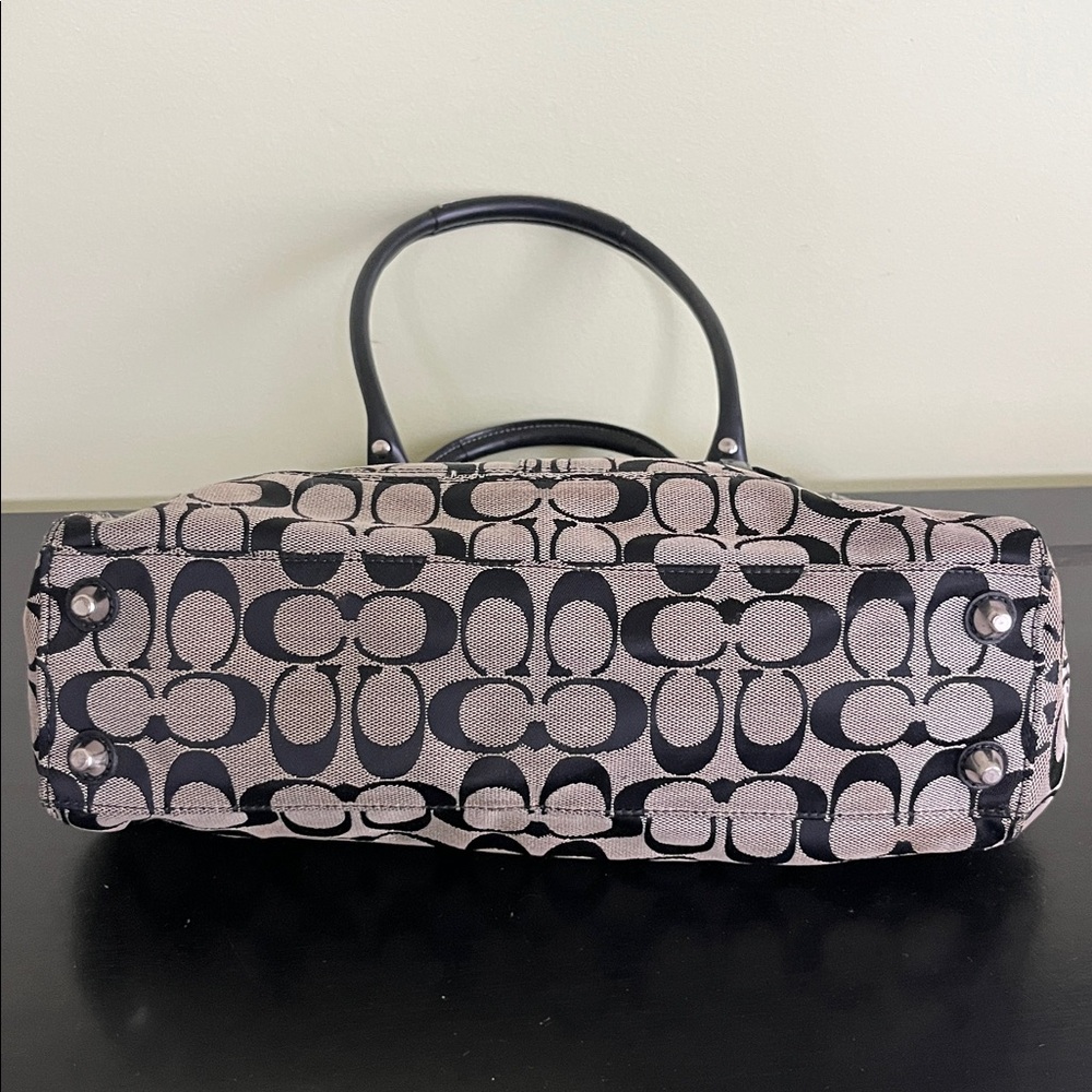 Coach Hampton Signature Canvas Satchel in black and gray - Picture 10 of 12